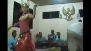 Hôn xxx thủ dâm tôi đi cô gái! Hai