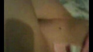 Thiếu chơi đầu tiên với một người đàn ông sex thu dam xxx